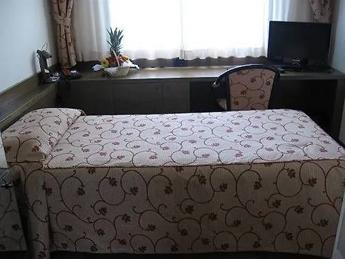 מראטה Melas Hotel